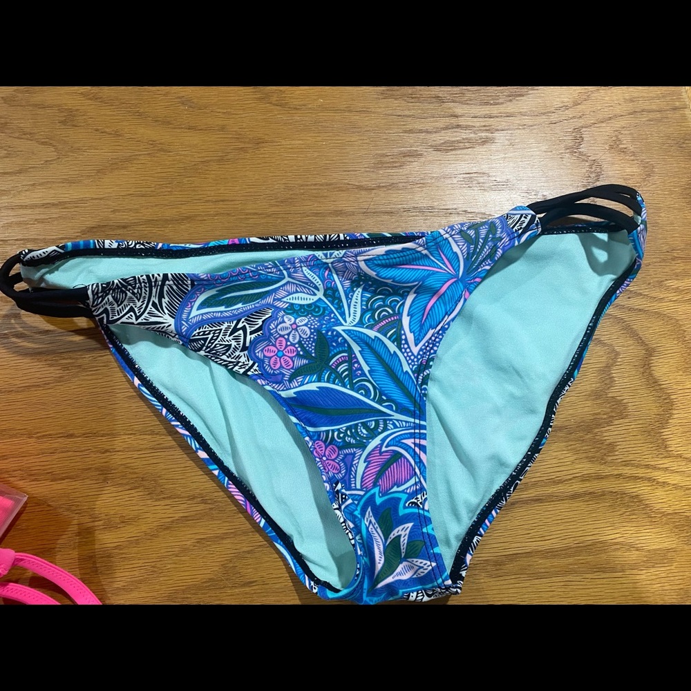Bikini bottoms
